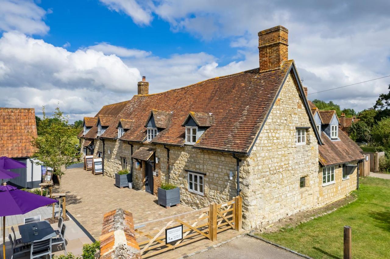 The Dinton Hermit Exterior photo