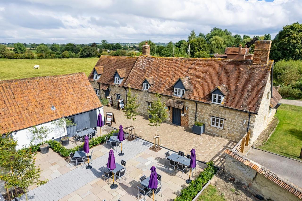 The Dinton Hermit Exterior photo